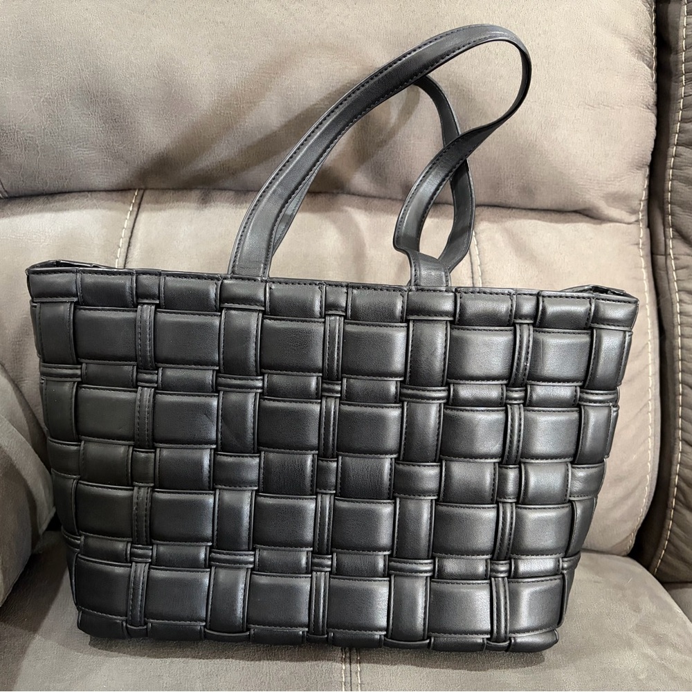 Michael Kors Black Woven Tote with Pouch - Picture 3 of 9